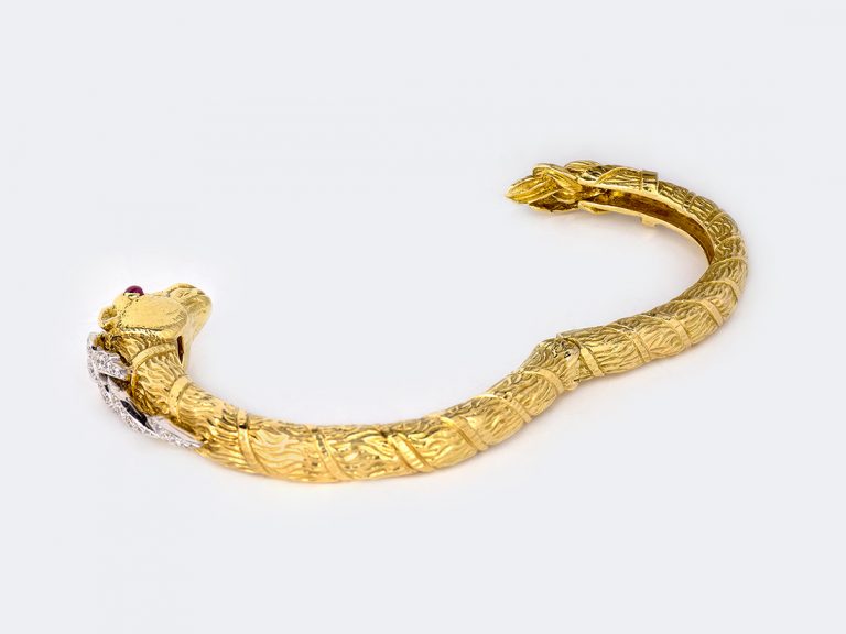 DAVID WEBB Horse Head Bangle with Ruby & Diamonds - Image 6