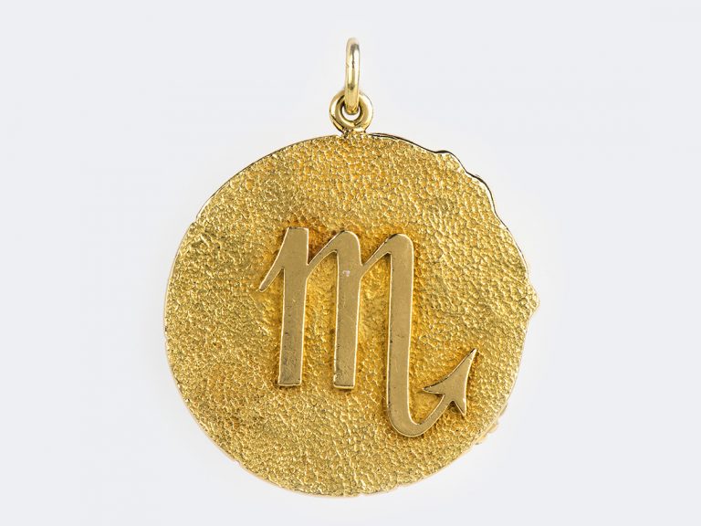 TIFFANY 18k Scorpion Zodiac Pendant - Image 5