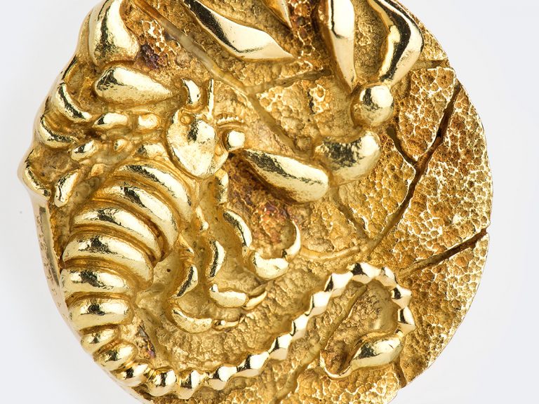 TIFFANY 18k Scorpion Zodiac Pendant - Image 4