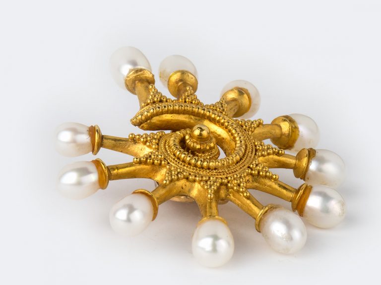 Vintage LALAOUNIS Pearl Macedonia Sun Earclips - Image 3