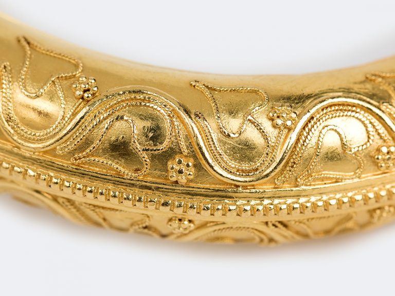 LALAOUNIS 18k Ram’s Head Bangle - Image 5