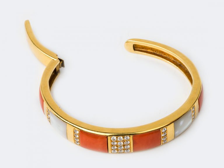 BULGARI 18k Coral Mother of Pearl & Diamond Cuff - Image 5