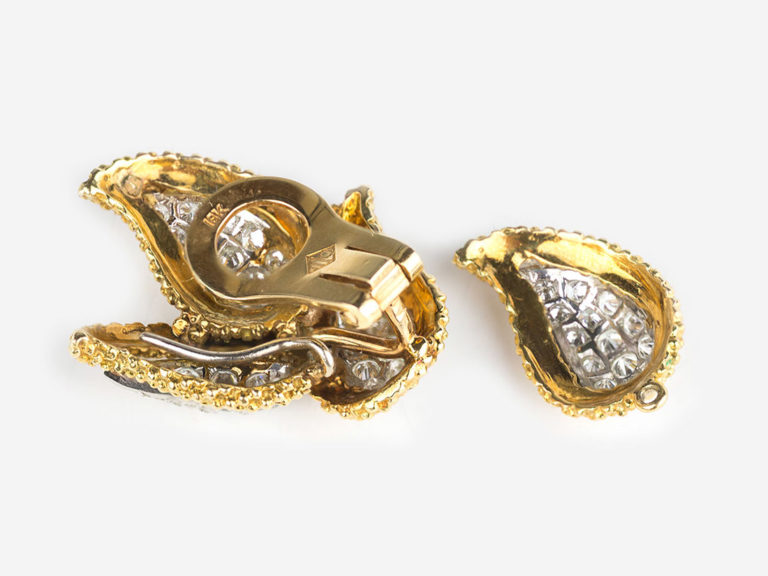 OSTIER Diamond 18k Leaf Earring - Image 2