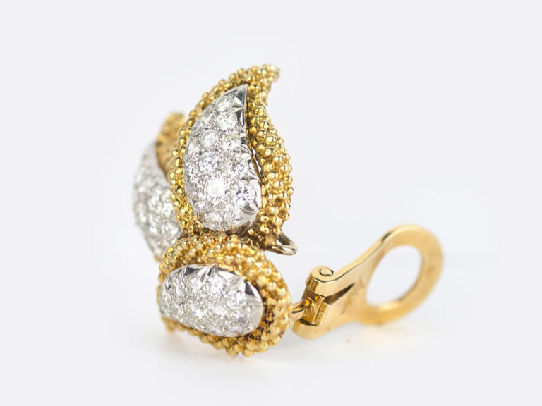 OSTIER Diamond 18k Leaf Earring - Image 3