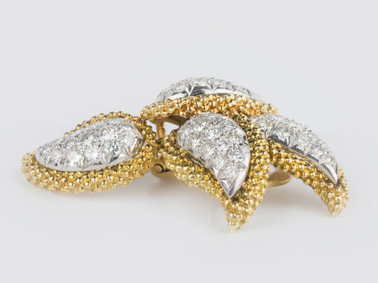 OSTIER Diamond 18k Leaf Earring - Image 4