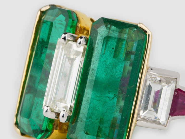 Modern Emerald Diamond Ring, E=5.73cts - Image 5