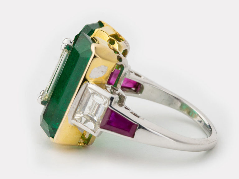 Modern Emerald Diamond Ring, E=5.73cts - Image 3
