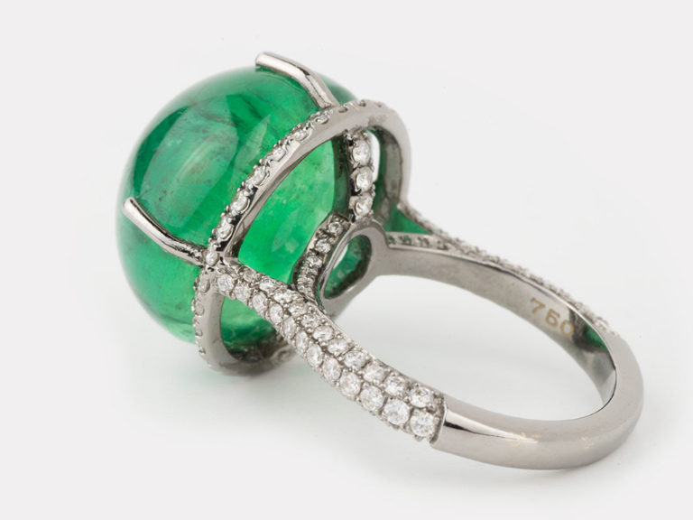 Modern Emerald Diamond Cabochon Ring, E=20.94ct - Image 3