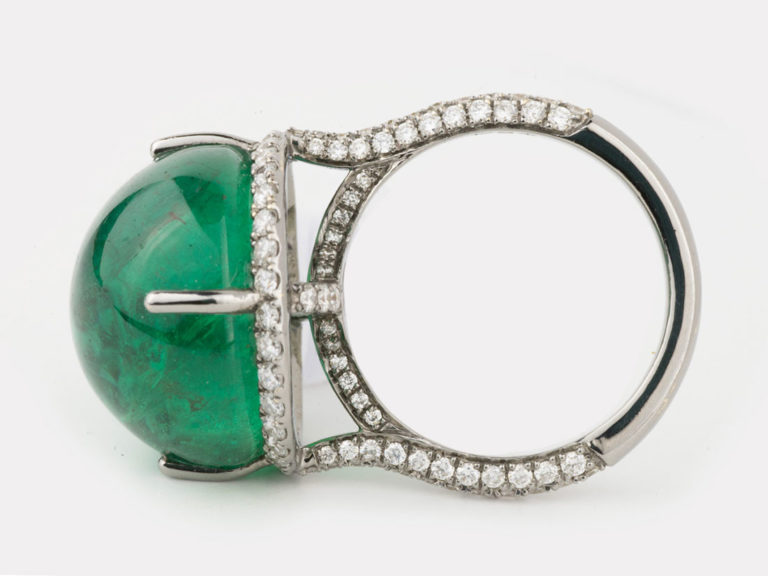 Modern Emerald Diamond Cabochon Ring, E=20.94ct - Image 4