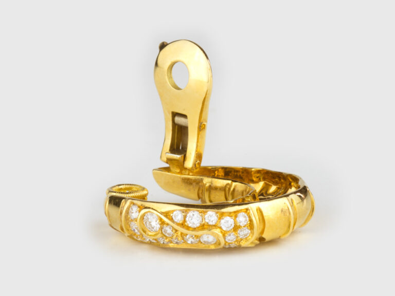 MARINA B Circle Clip Earrings - Image 4