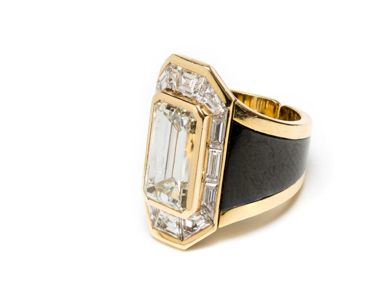 MARINA B "Pharaon Jasmine" Diamond and Enamel Ring - Image 3