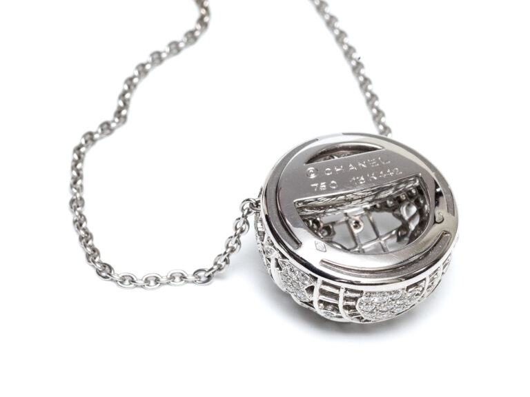 CHANEL 18k Globe Necklace - Image 3