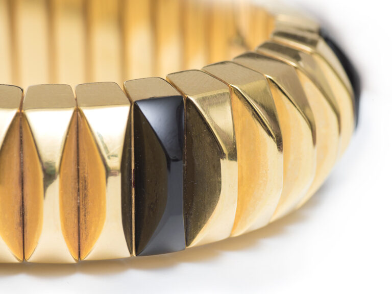 18K Onyx Bracelet Ridged Bracelet - Image 7