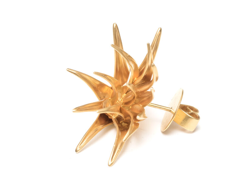UMRAO Gold Leaf Pineapple Earrings - Image 3
