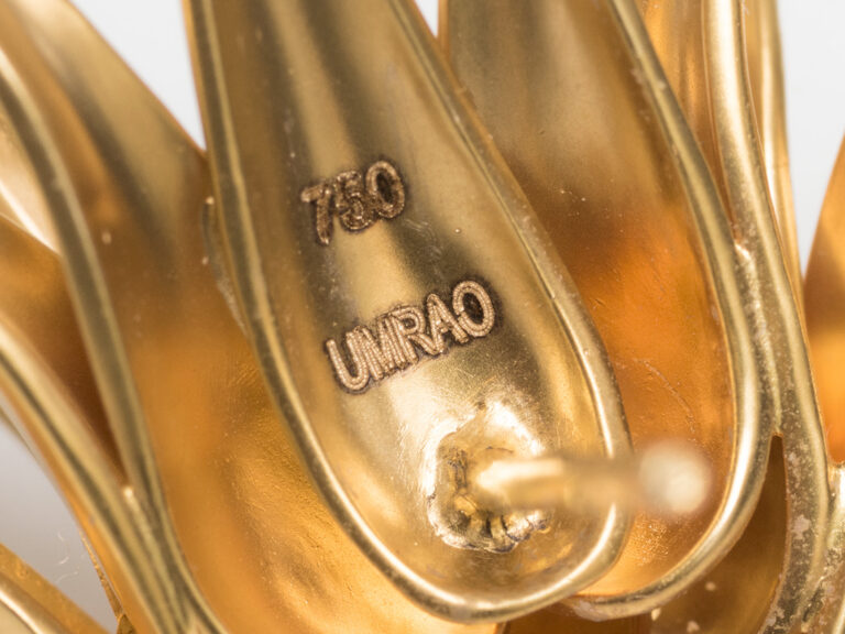 UMRAO Gold Leaf Pineapple Earrings - Image 4