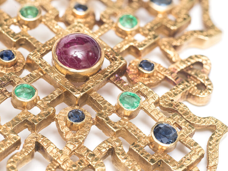 LALAOUNIS Gemset Maltese Cross Necklace - Image 4