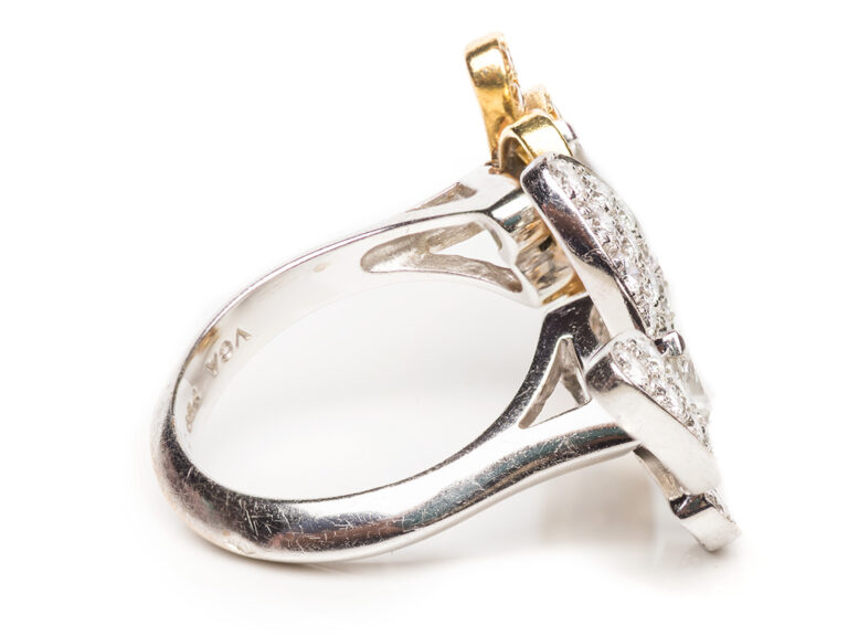 VCA 18k Diamond 2 Butterfly Ring - Image 4