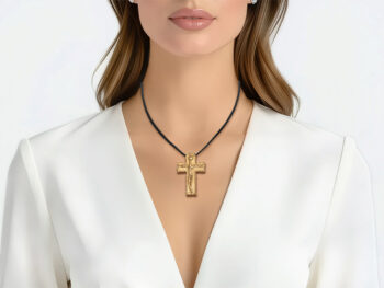 J. MAHIE 22k Cross Pdt. w/sculptural figure - Image 2